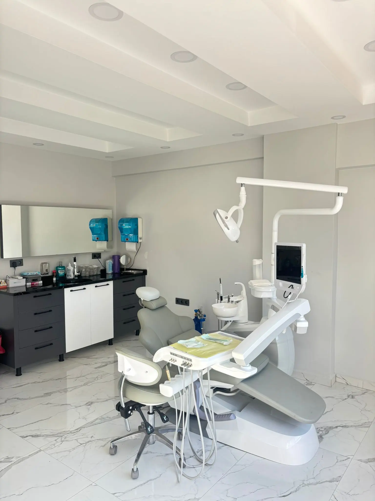 Uzman Diş Hekimi Emrah Çetin Kliniği