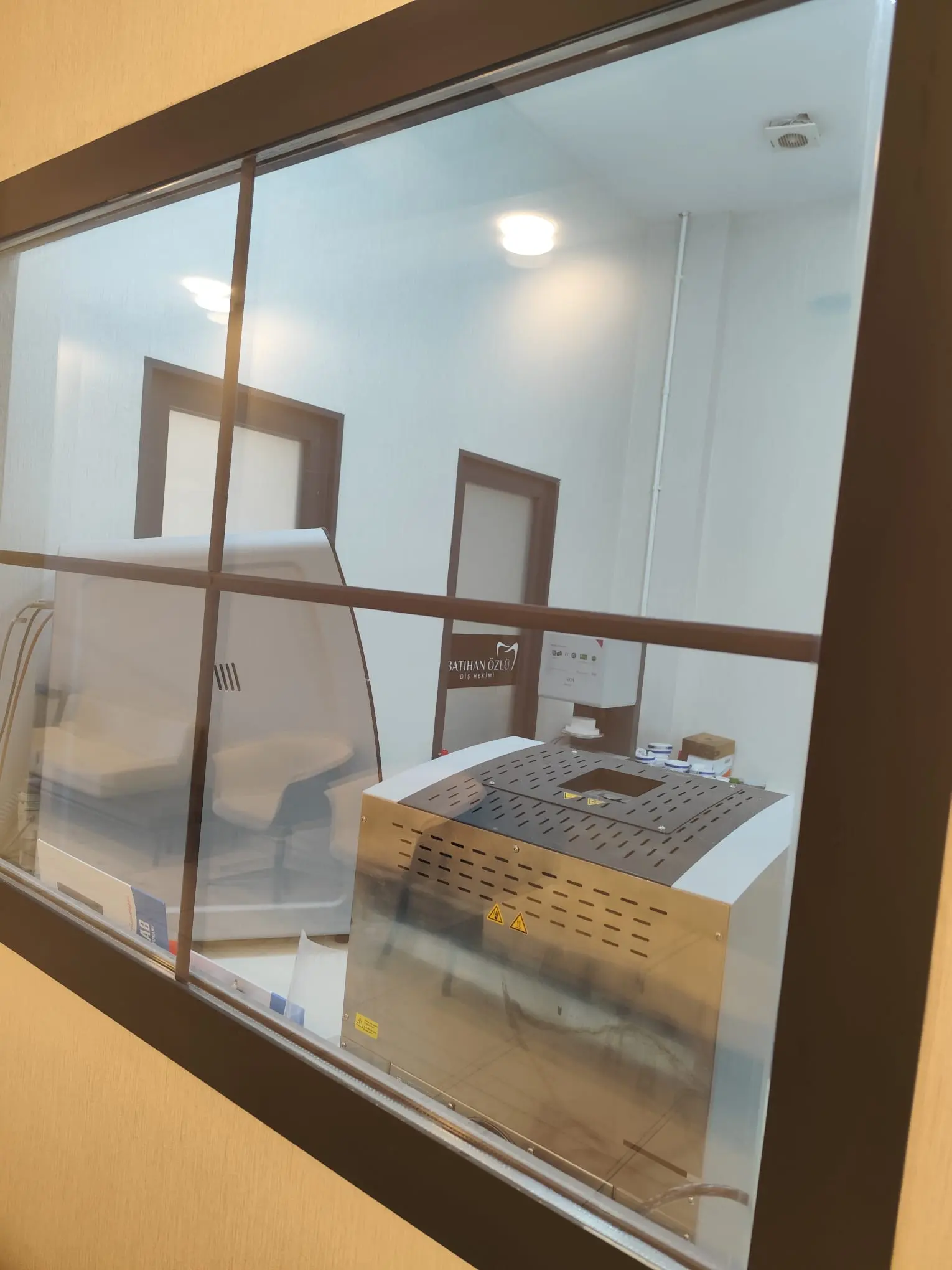Dr. Batıhan Özlü Diş Kliniği