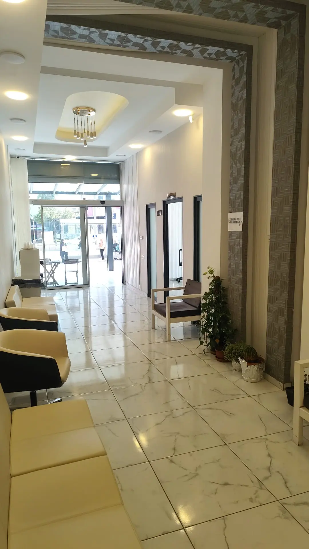 Dr. Batıhan Özlü Diş Kliniği