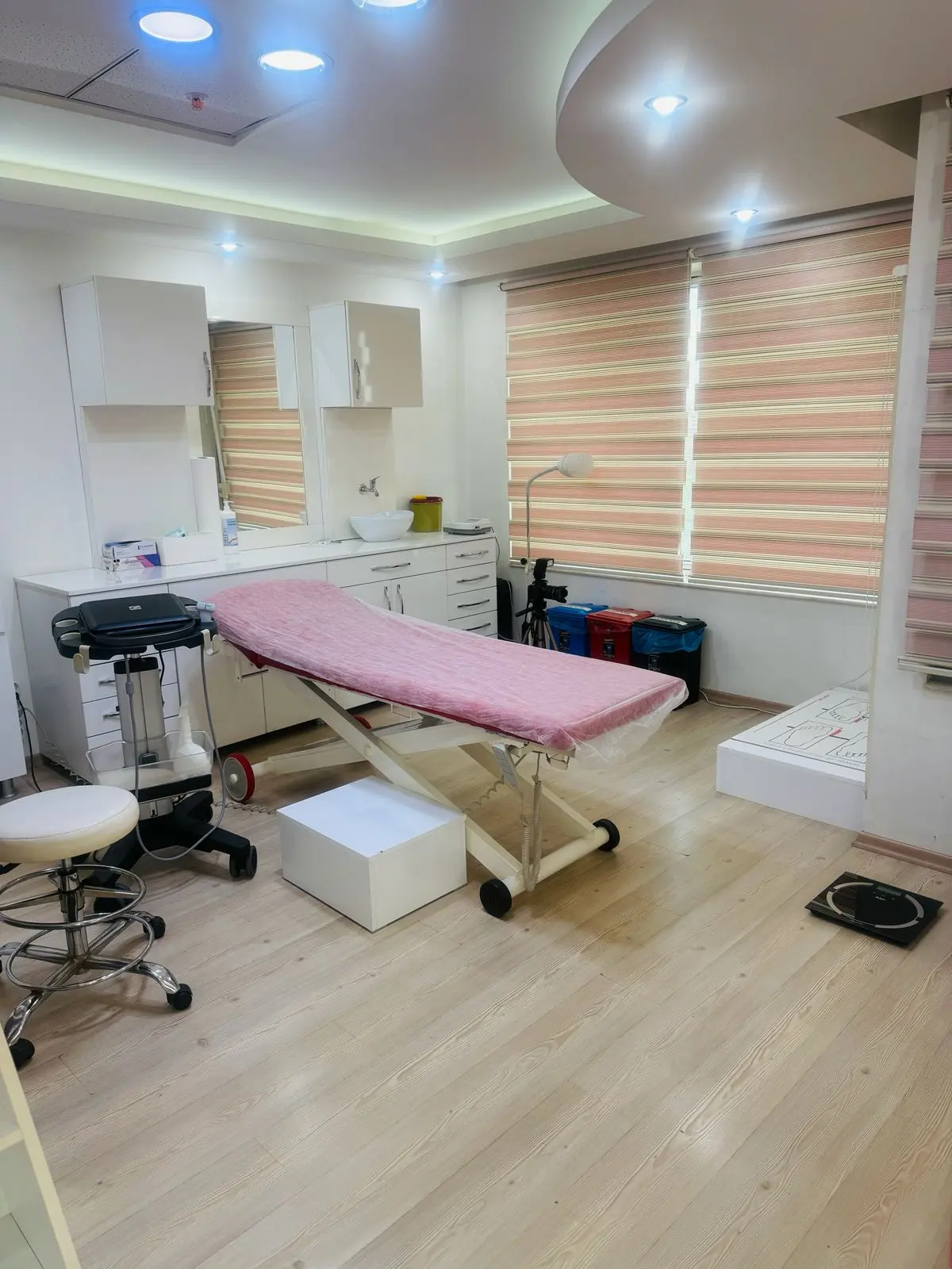 OP. DR. OKAN DOST