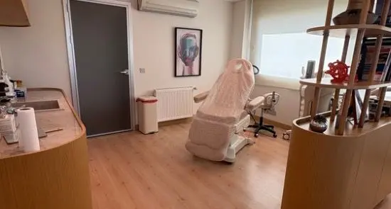 Dr. Zeynep Karabucak Muayenehanesi