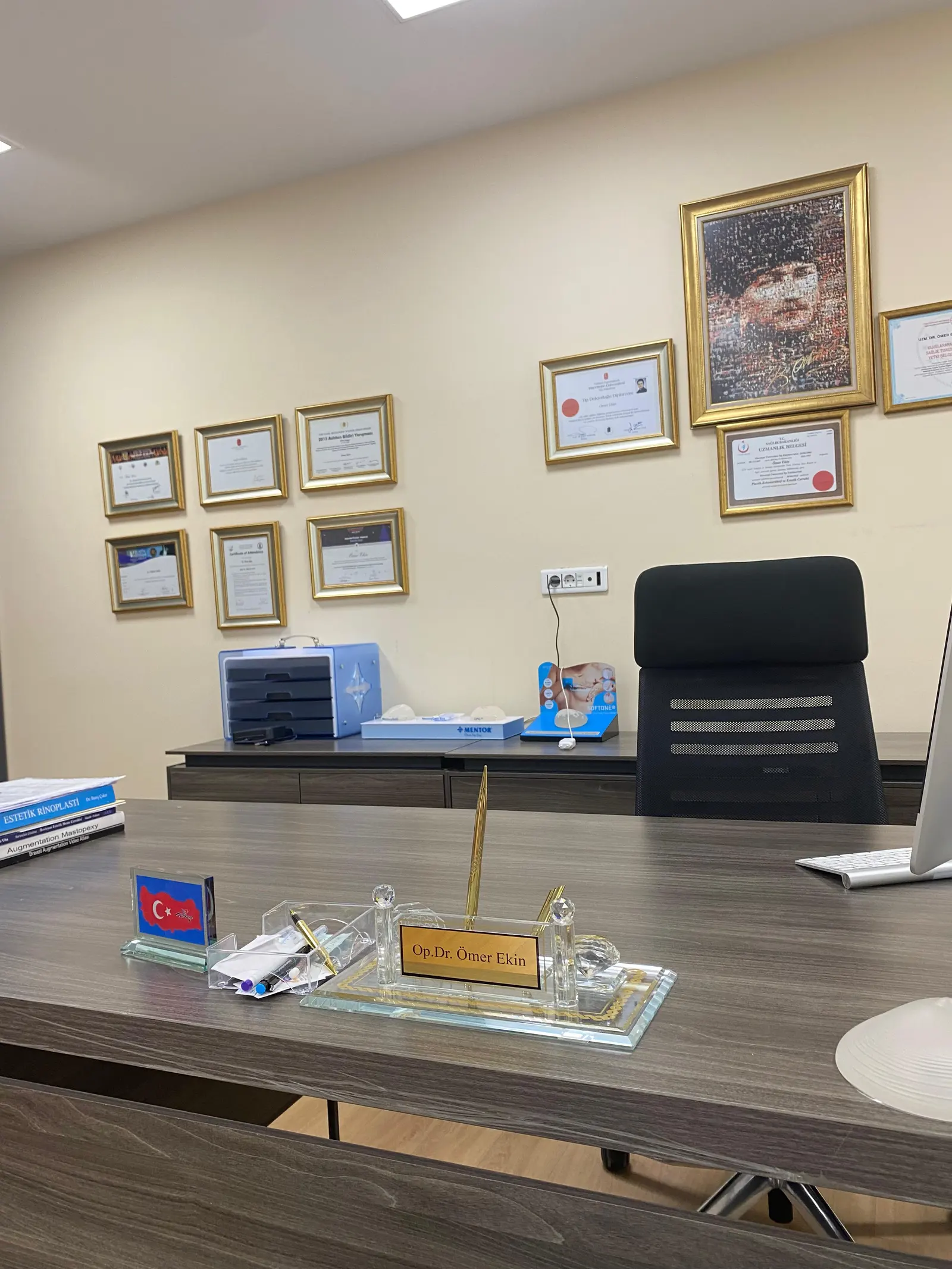 Op. Dr. Ömer Ekin