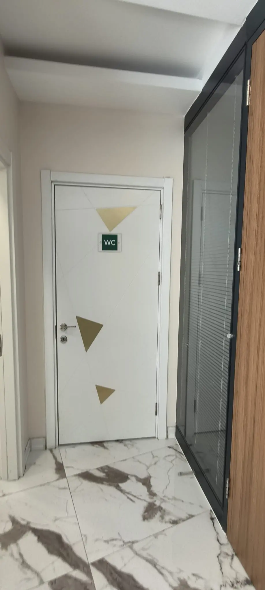 Op.Dr.İlker Yalçın göz kliniği/Eye clinic