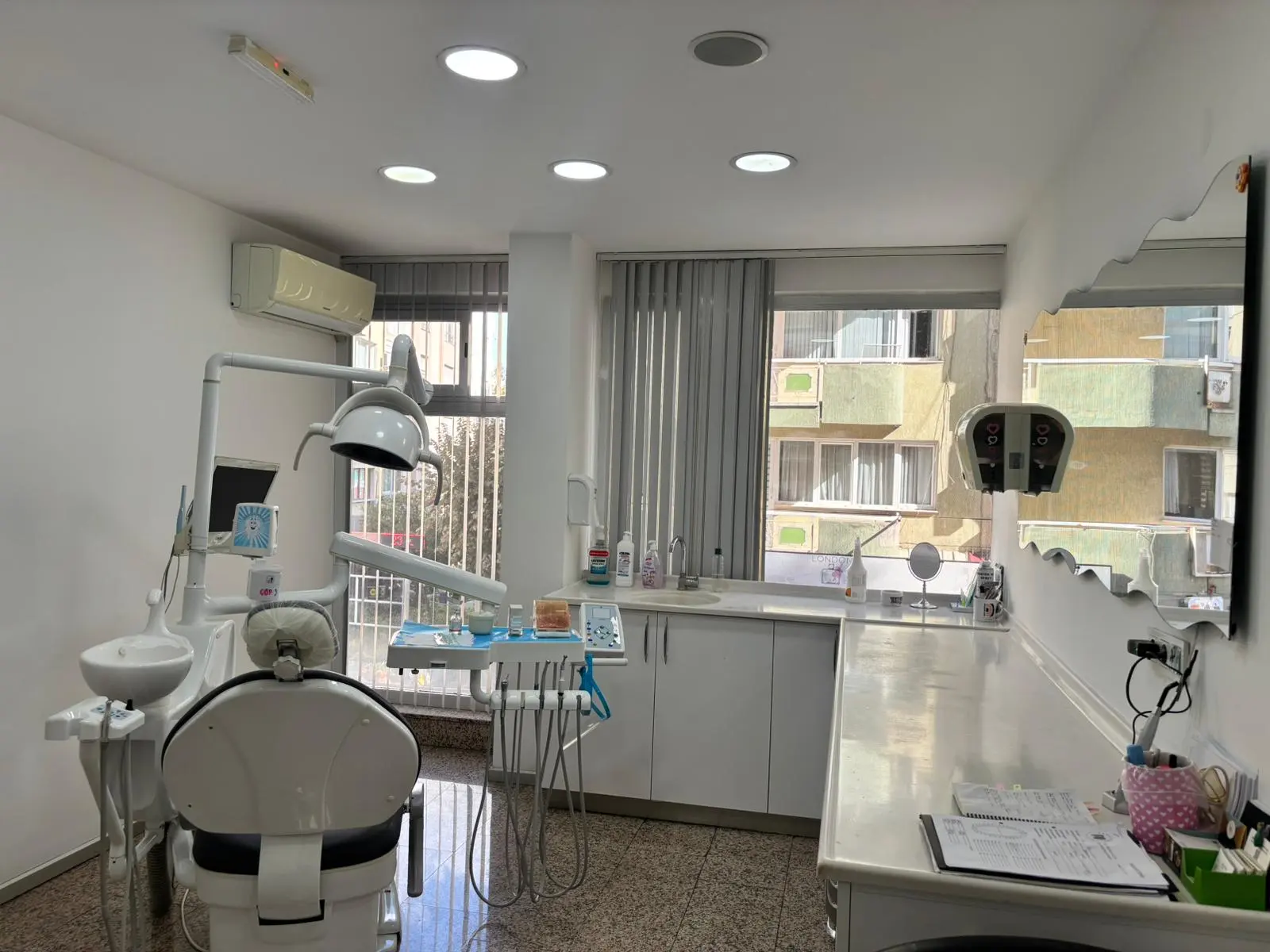 Özel Yeşilyurt Ağız ve Diş Sağlığı Polikliniği Balçova Şubesi
