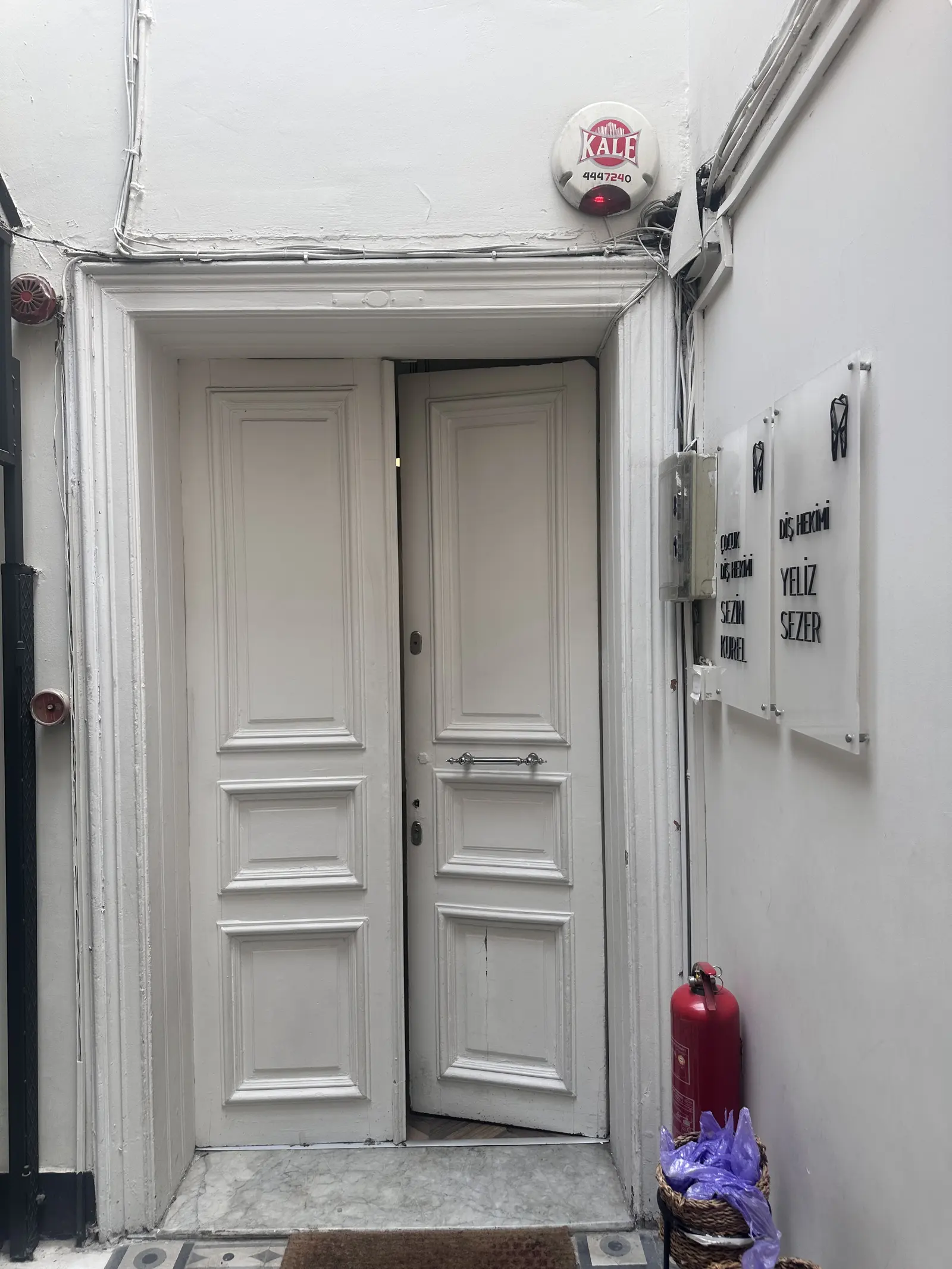 Dt Yeliz Sezer Diş Kliniği