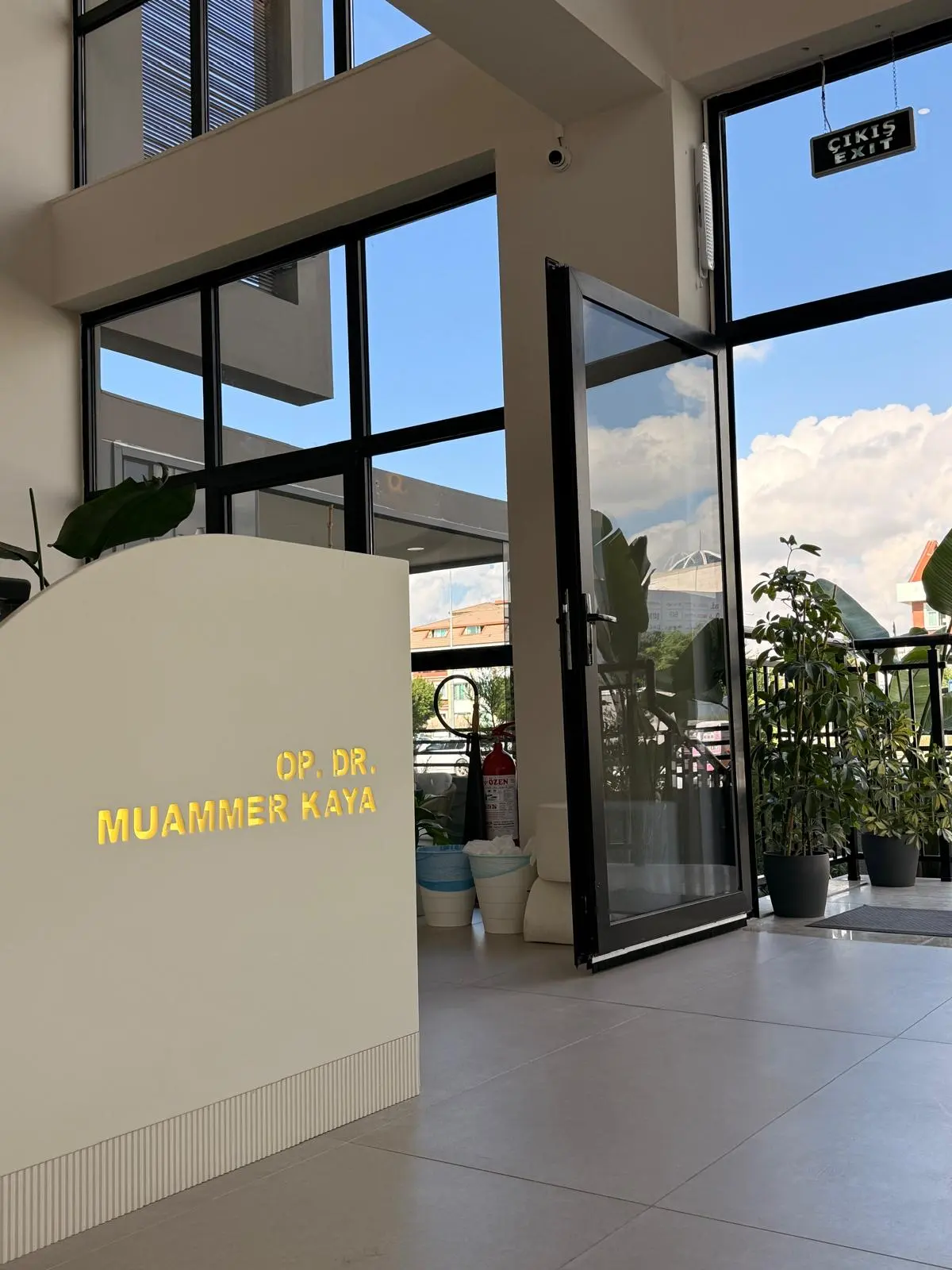 Op. Dr. Muammer Kaya