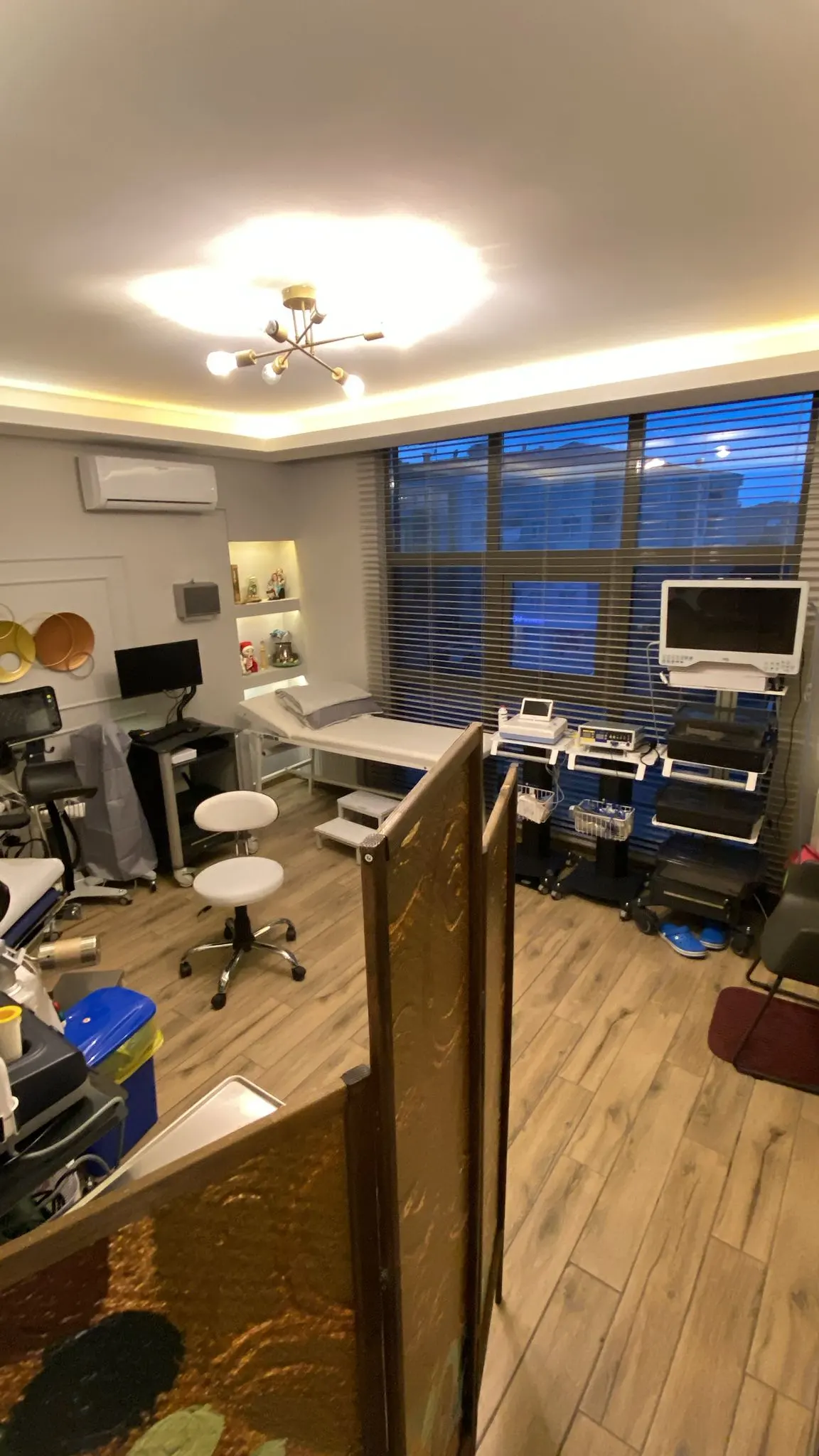 Doç. Dr. Pervin Karlı Muayenehanesi