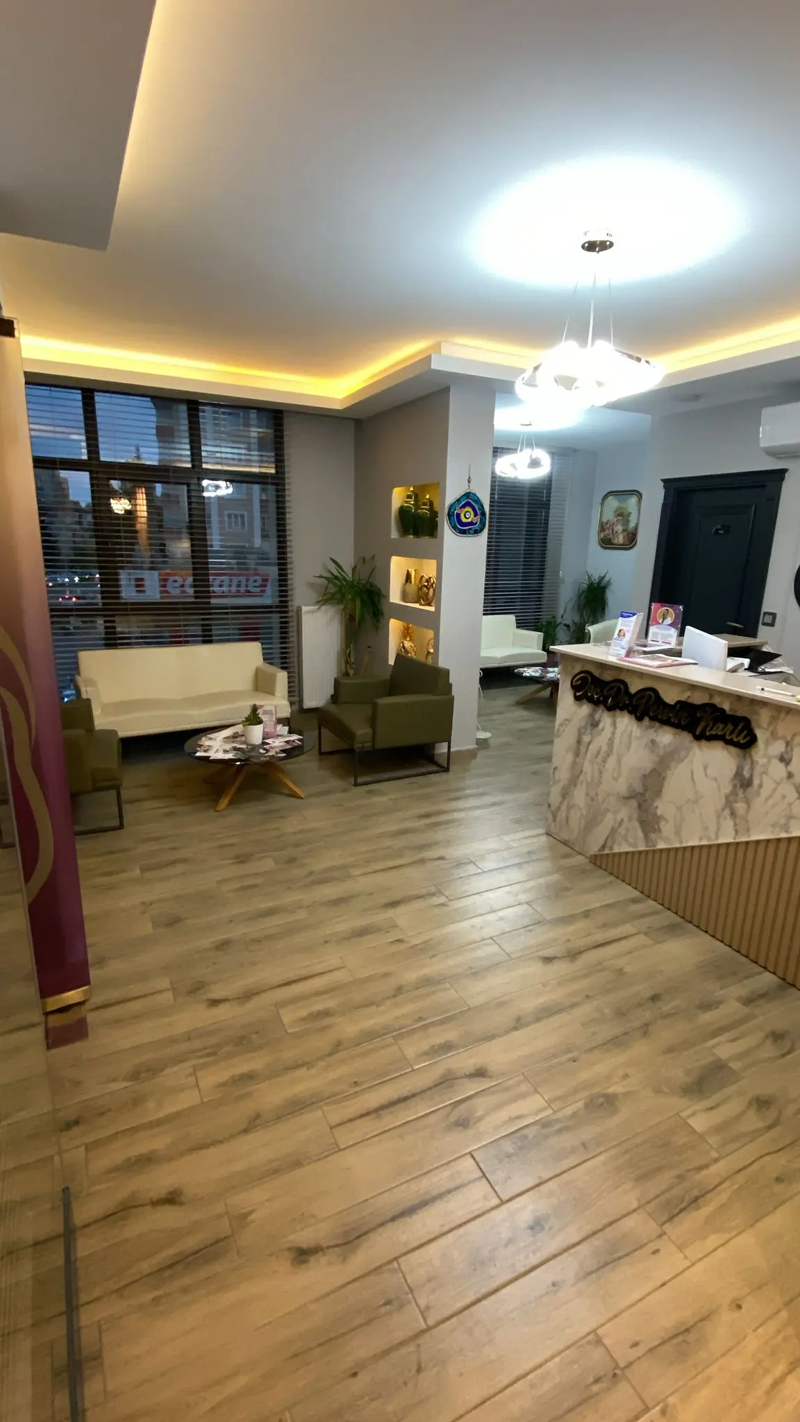 Doç. Dr. Pervin Karlı Muayenehanesi