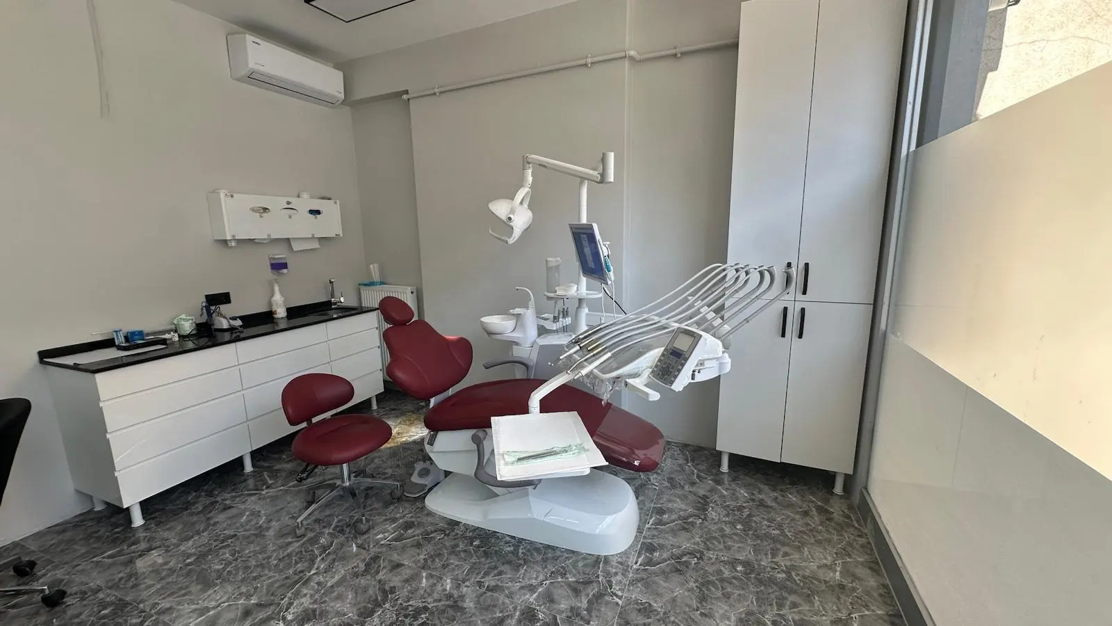 Özel Hakan Erokyar Ağız ve Diş Sağlığı Polikliniği