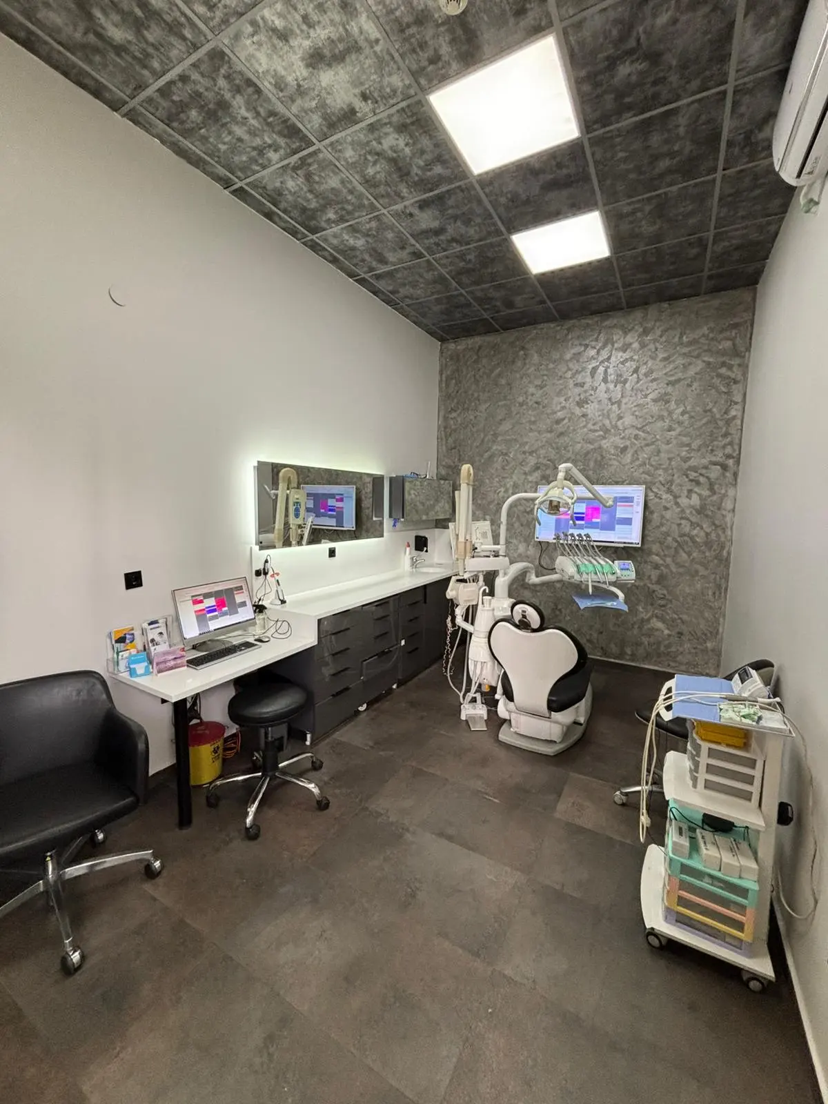Special ESTETICA DENT Dental Clinic