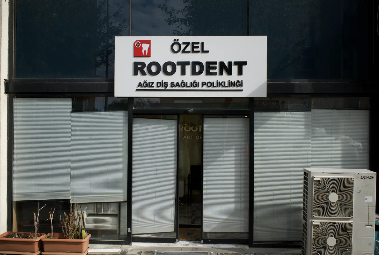 Özel Rootdent Ağız ve Diş Sağlığı Polikliniği