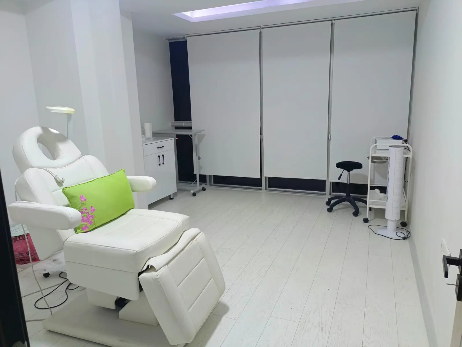 Op.Dr. Ebru ACAR