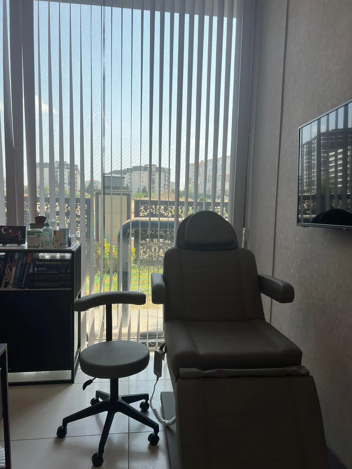 Doç.Dr. Emine Nur RİFAİOĞLU