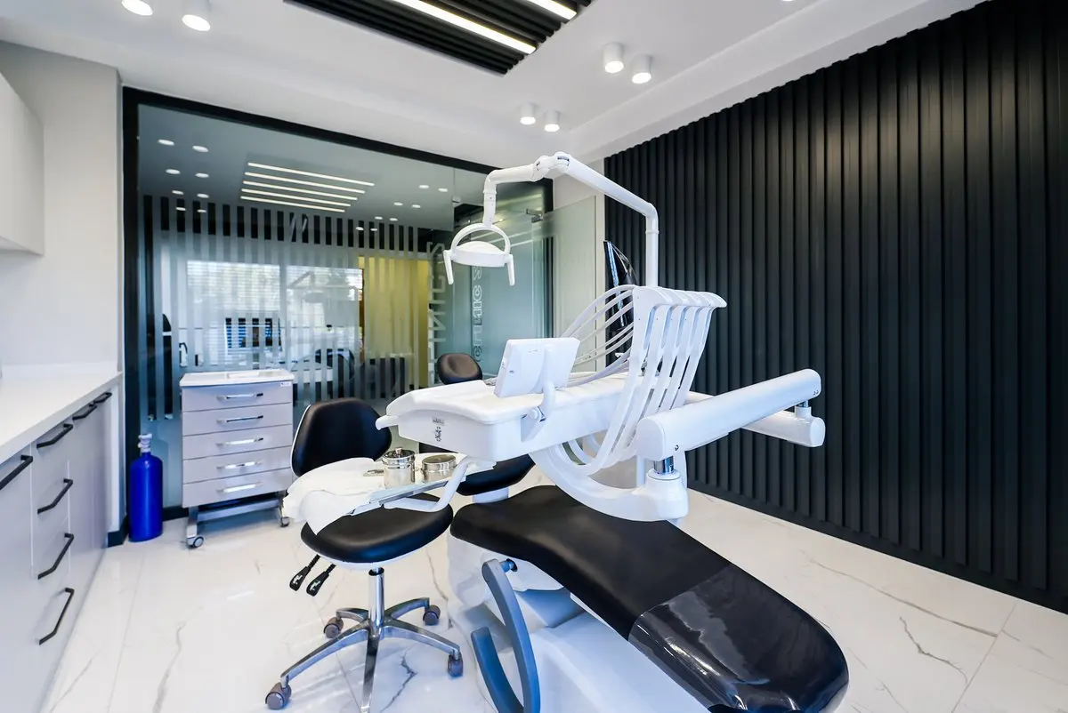Özel Esteteeth Ağız ve Diş Sağlığı Polikliniği