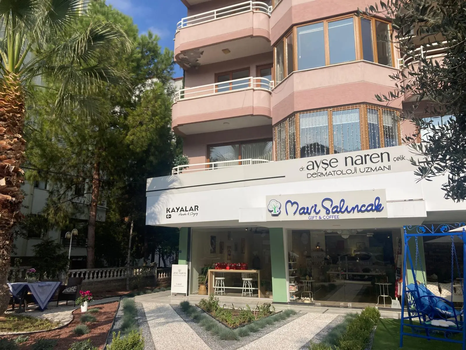 Uz. Dr Ayşe Naren Çelik Muayenehanesi