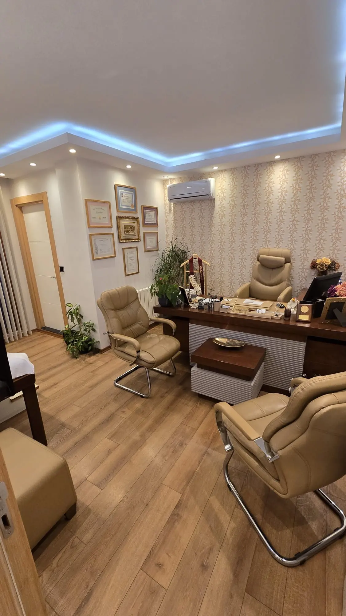 Op. Dr. Çağatay Kemerli Bel fıtığı