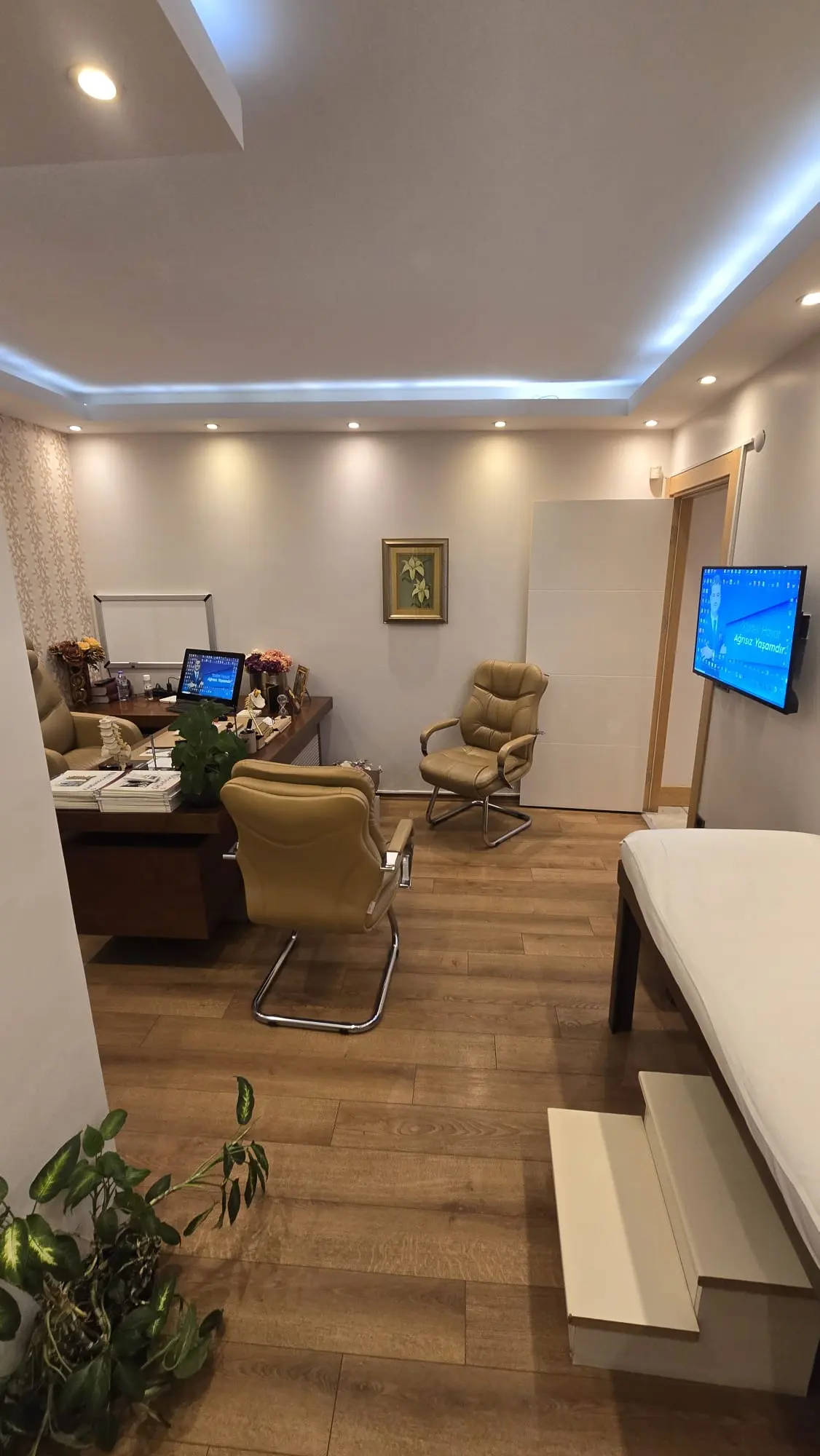 Op. Dr. Çağatay Kemerli Bel fıtığı