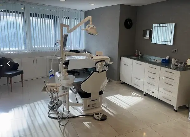 Ogün Onur Çömlekçi Dental Clinic