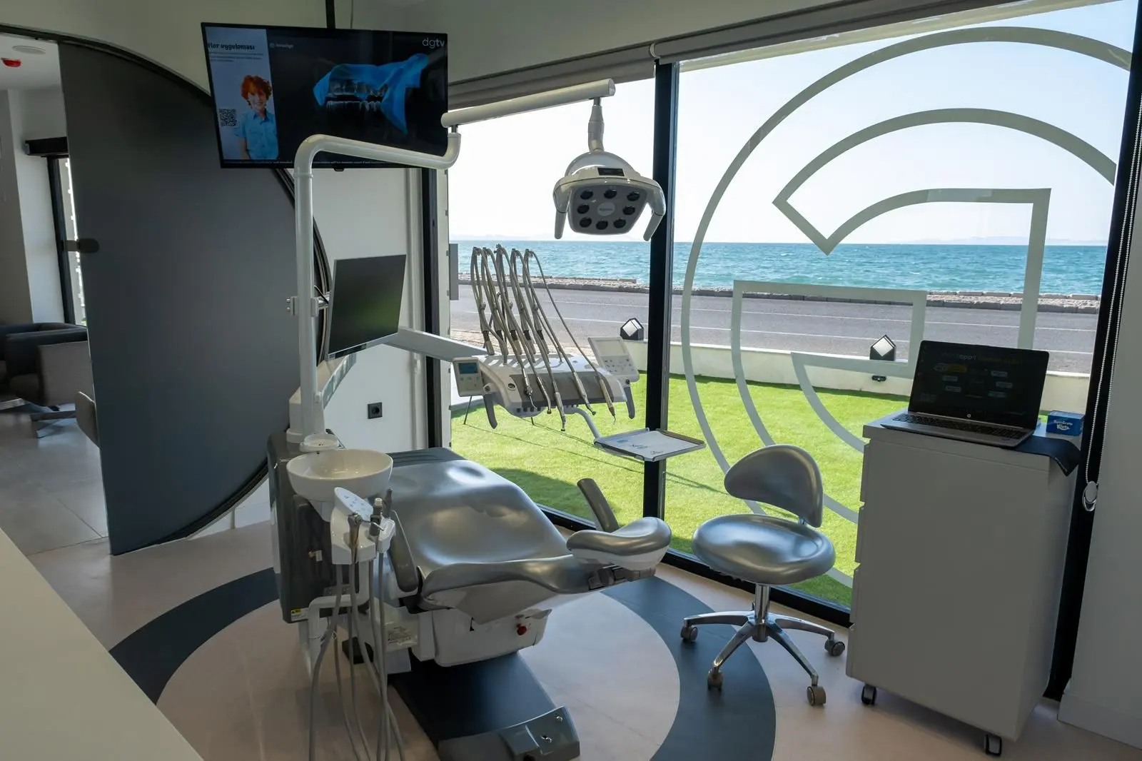 Dentgroup İzmir-Güzelbahçe Diş Kliniği