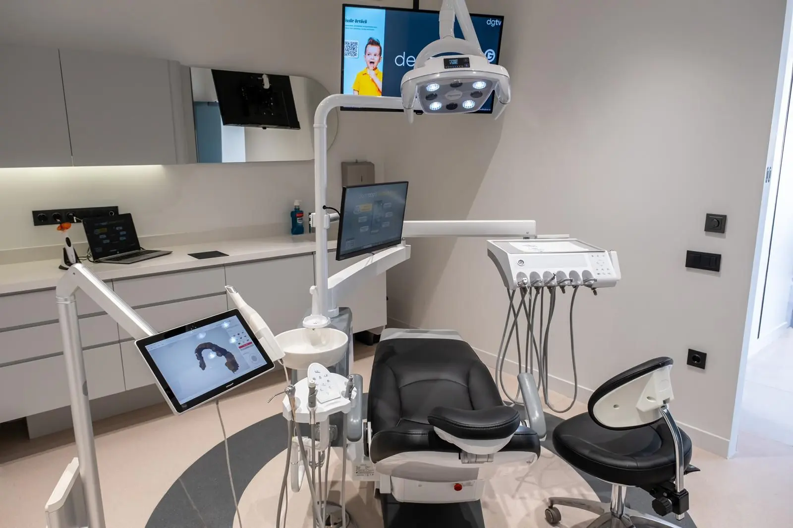 Dentgroup İzmir-Güzelbahçe Diş Kliniği