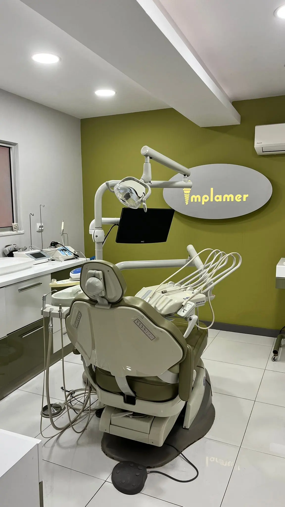 Özel İmplamer Ağız ve Diş Sağlığı Polikliniği