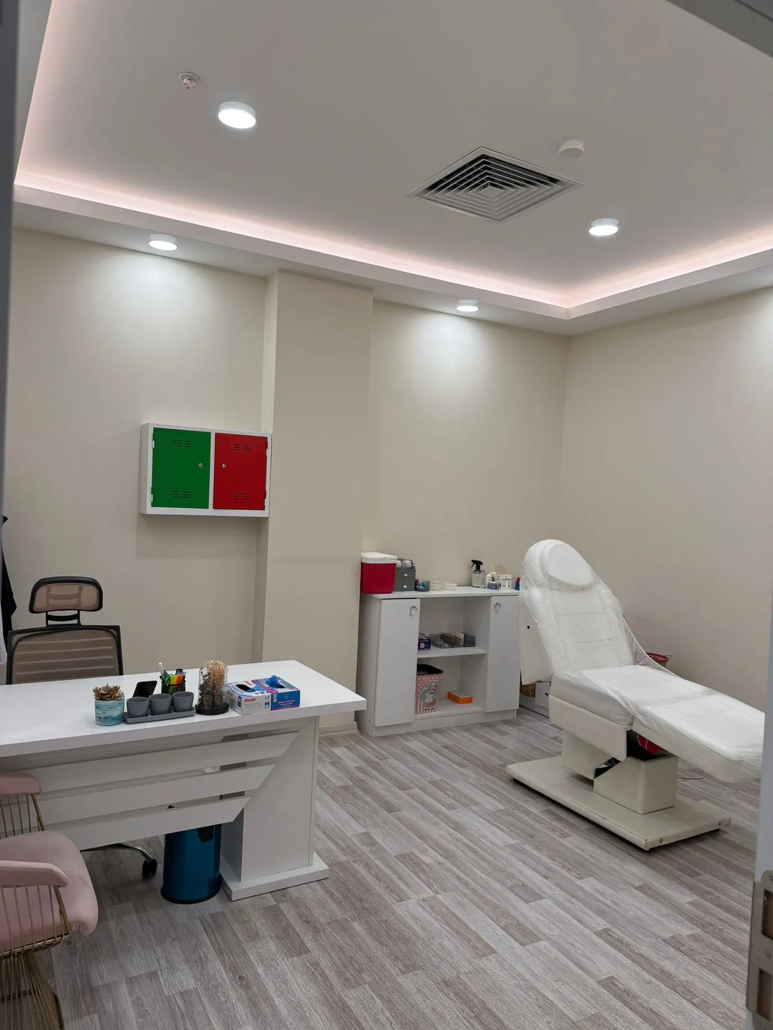 Dr. Caner Emlik