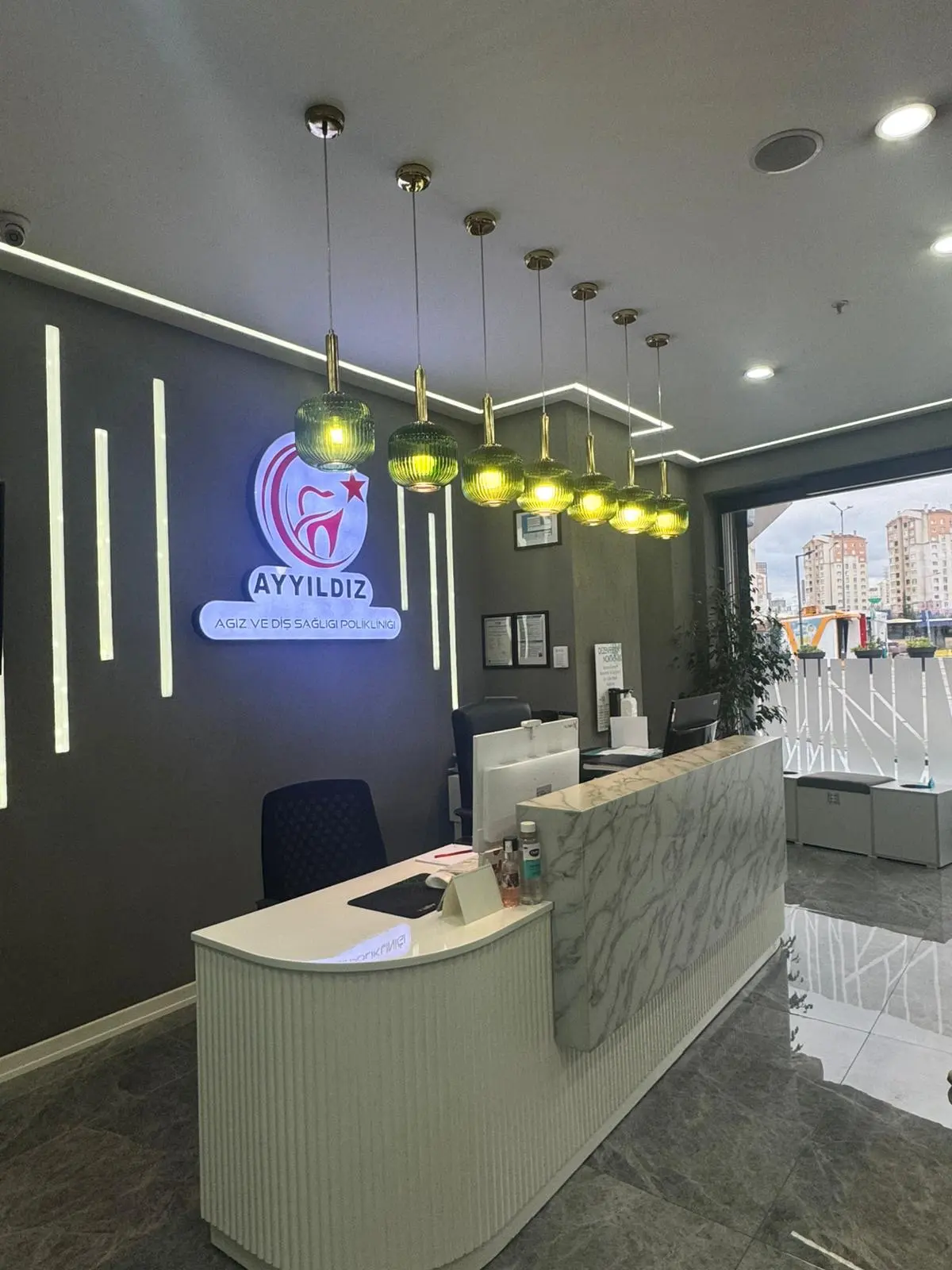 ÖZEL AYYILDIZ AĞIZ VE DİŞ SAĞLIĞI POLİKLİNİĞİ