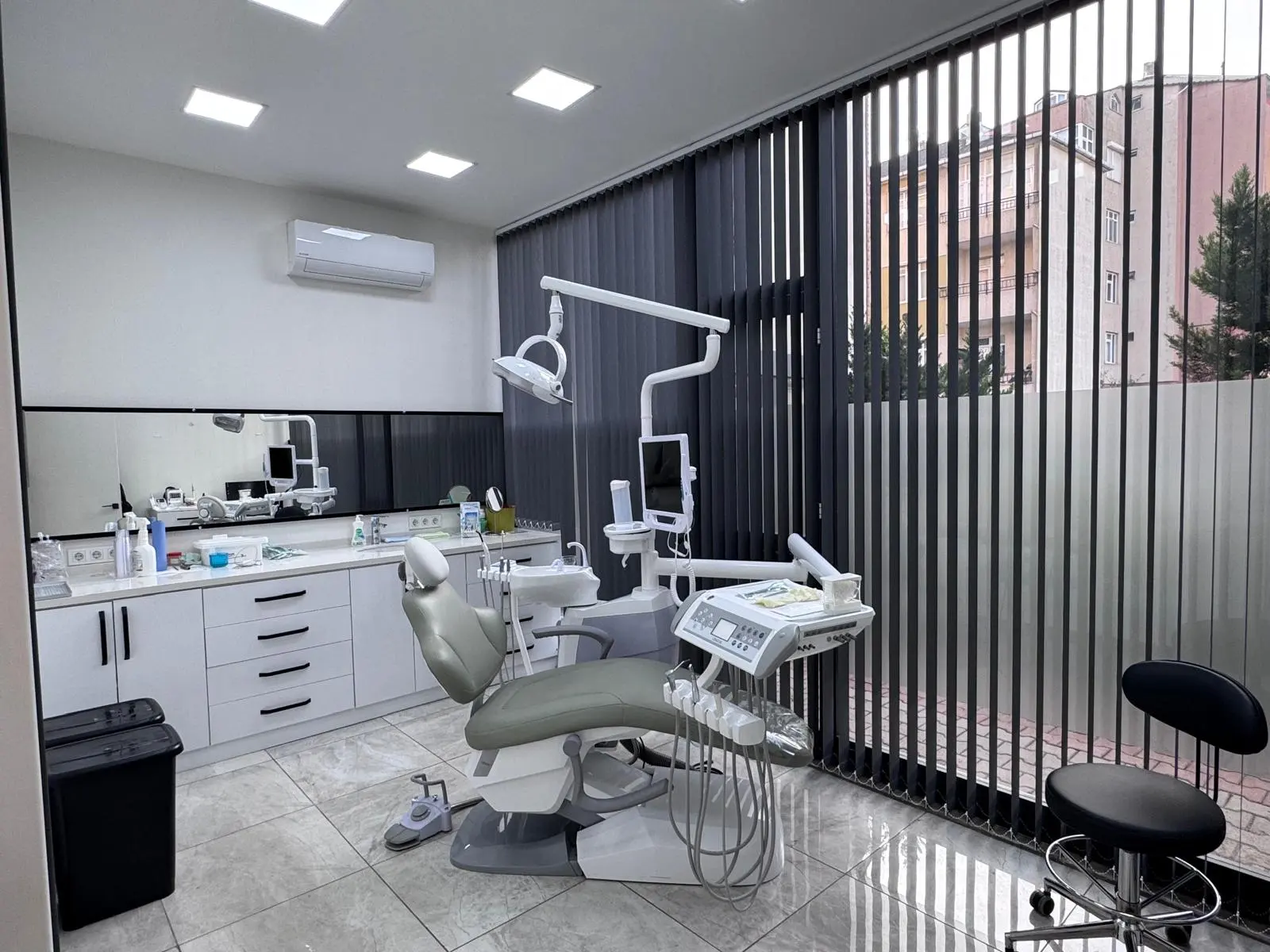 Özel Dentinia Ağız ve Diş Sağlığı Polikliniği