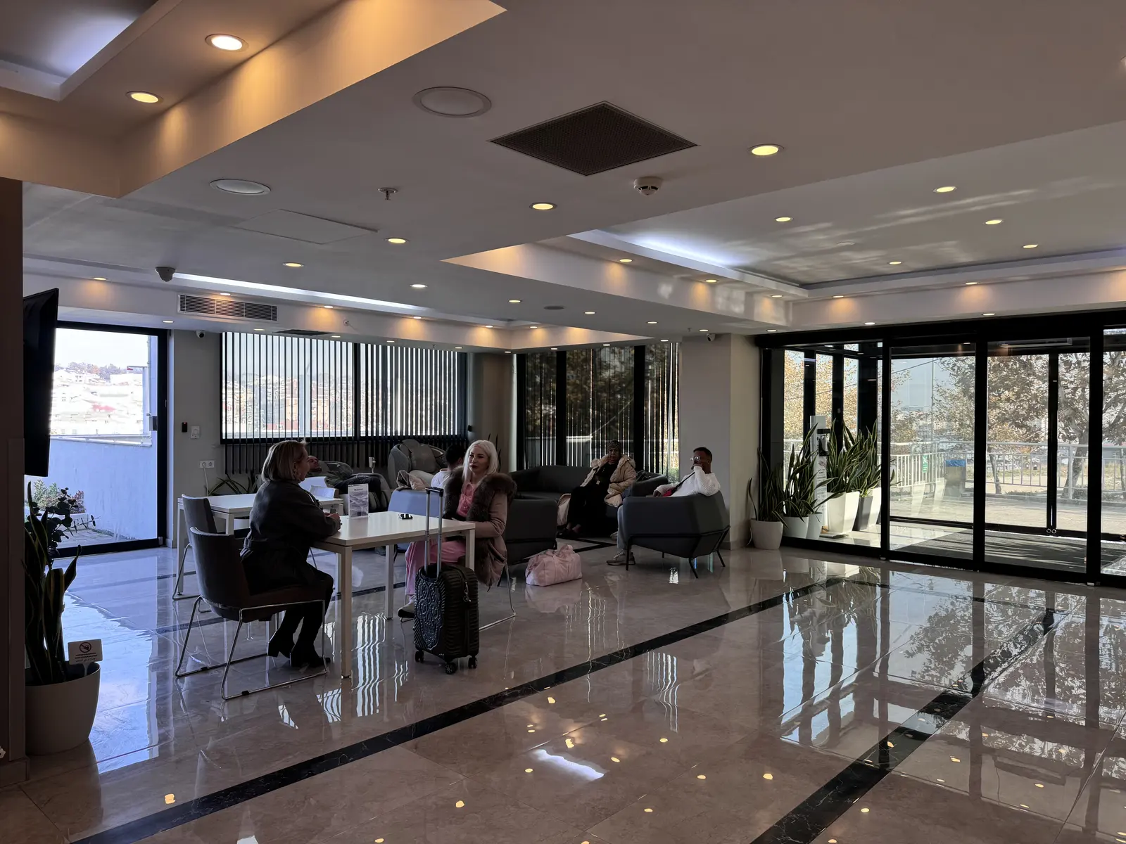 International CE Surgery Center