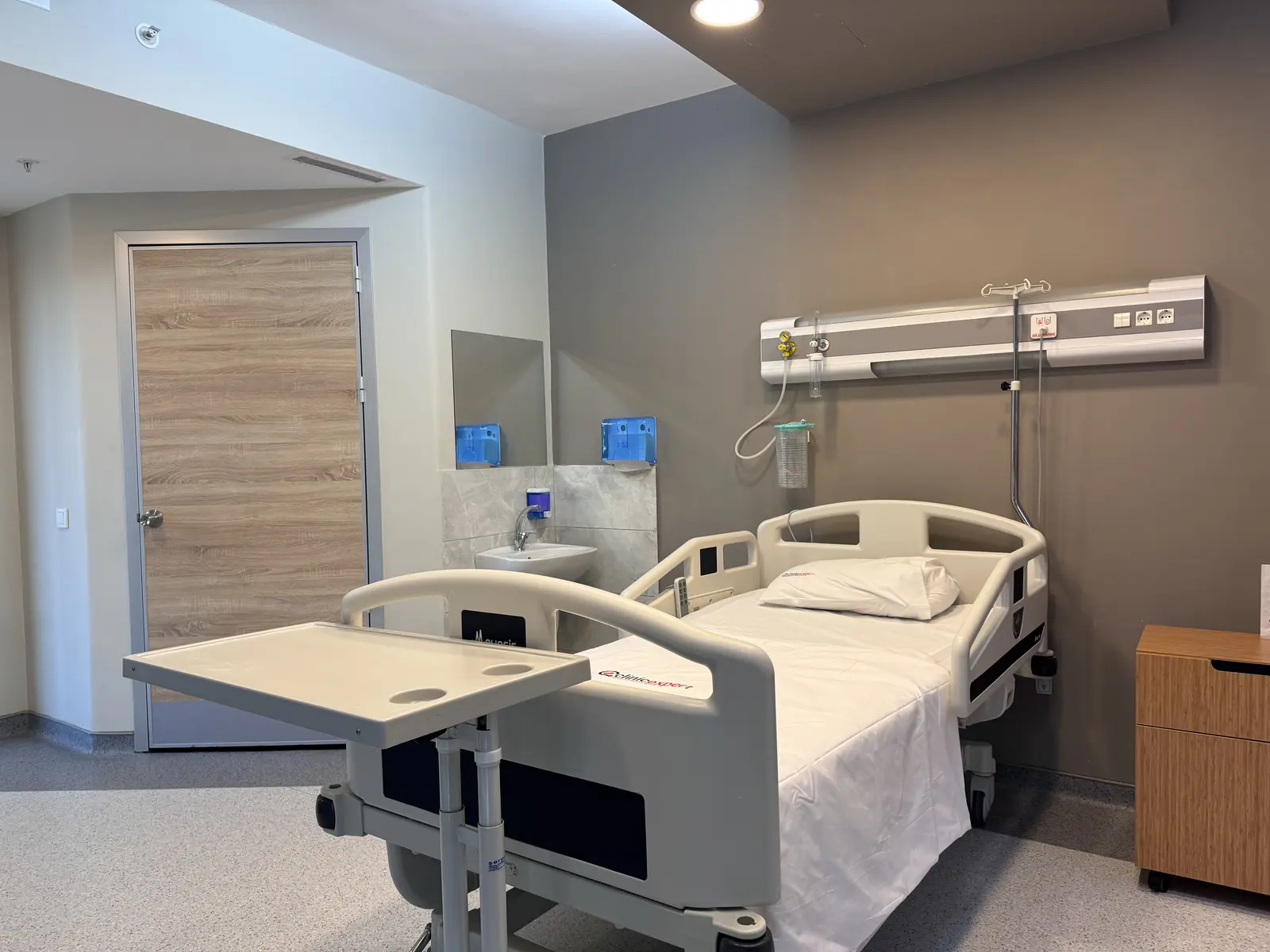 International CE Surgery Center
