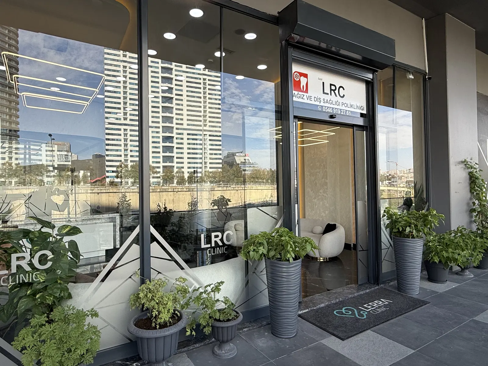 Özel Lrc Ağız Ve Diş Sağlığı Polikliniği