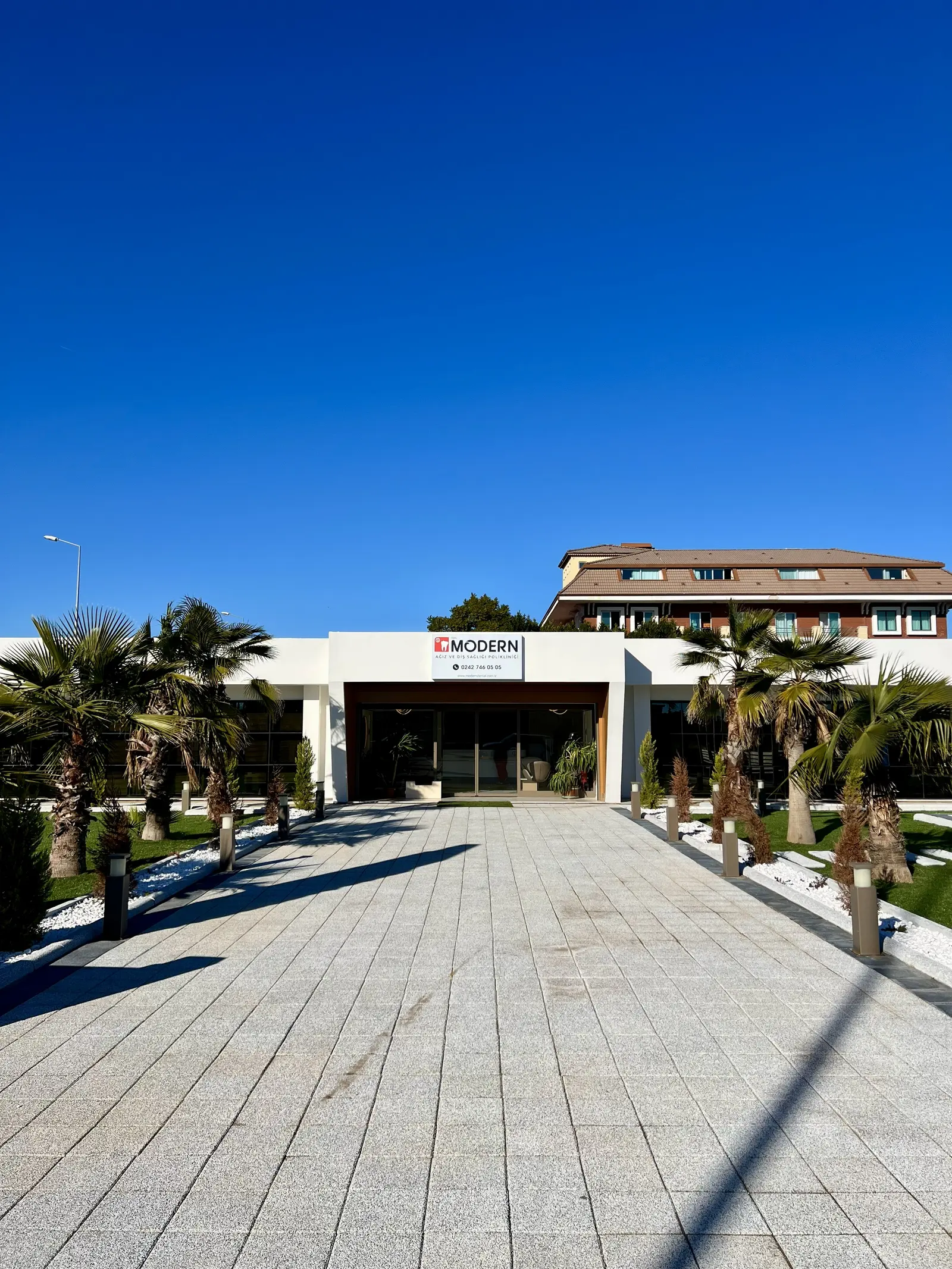 MODERN AĞIZ VE DİŞ SAĞLIĞI POLİKLİNİĞİ