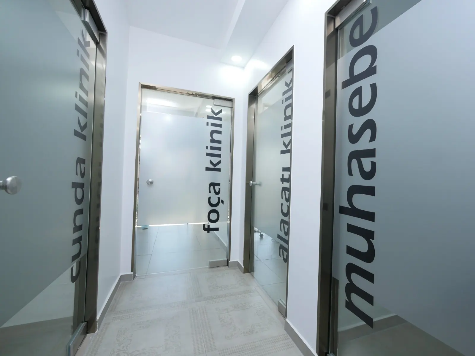 White Teeth Oral and Maxillofacial Clinic