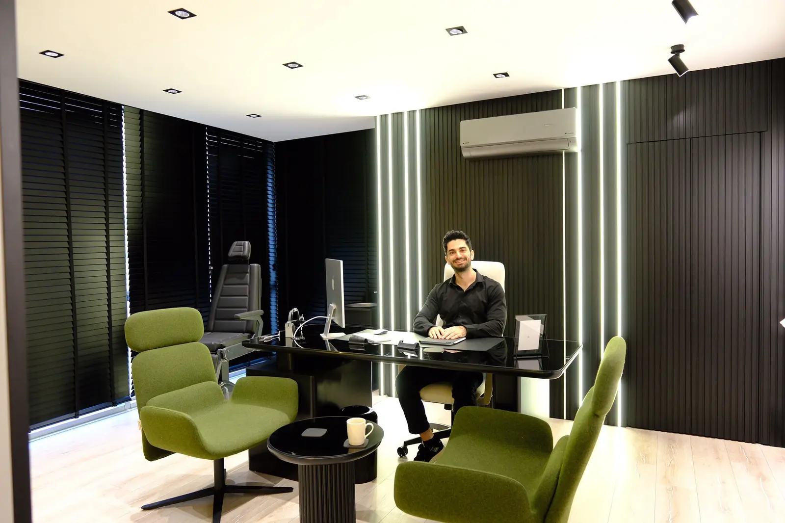 Op. Dr. Raşit Muharremoğlu