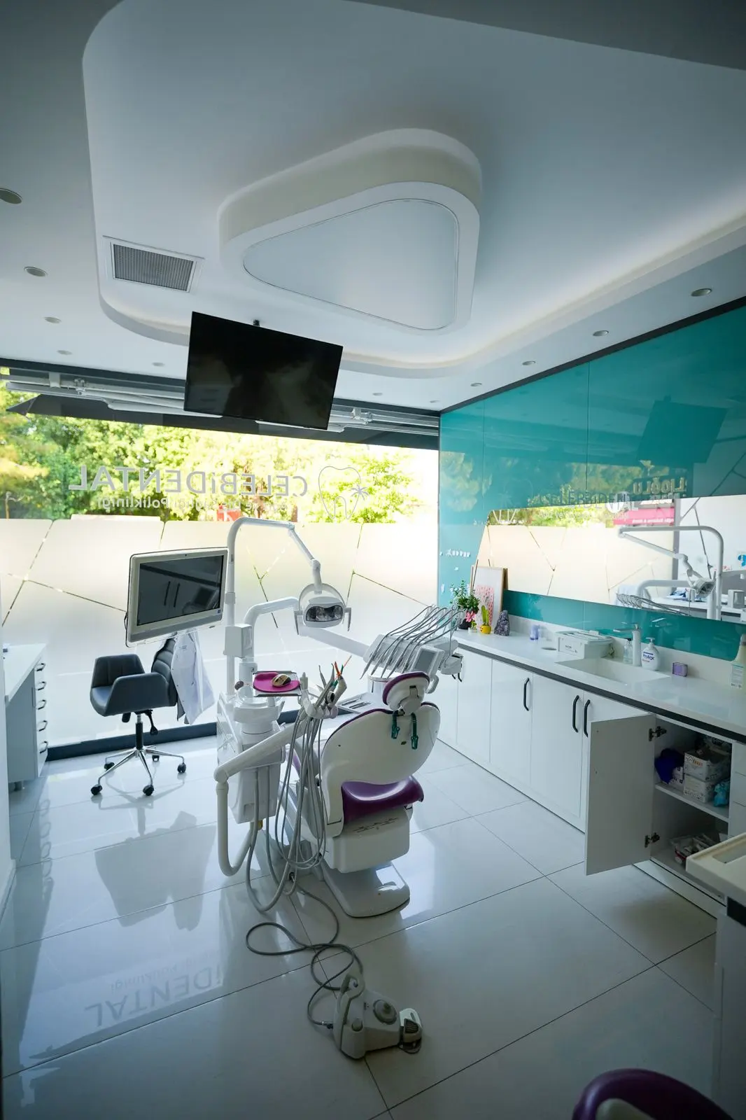 ÇELEBİ DENTAL AĞIZ VE DİŞ SAĞLIĞI POLİKLİNİĞİ