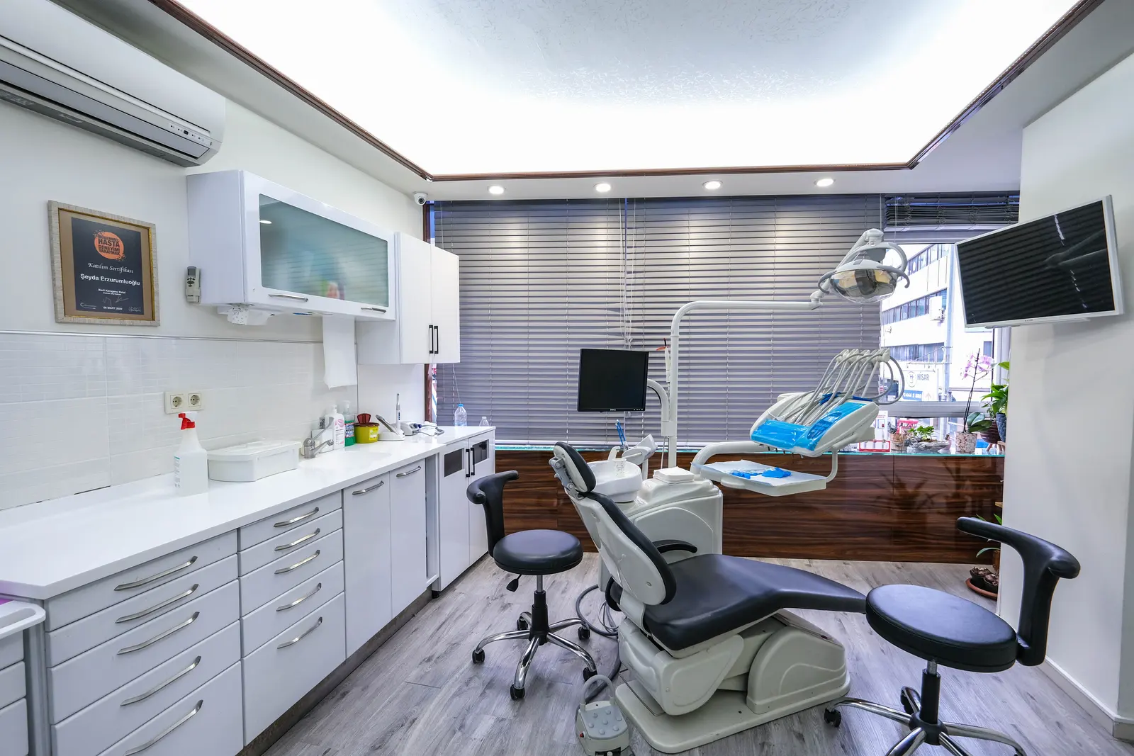 VEFADENT ORAL AND DENTAL HEALTH CLINIC