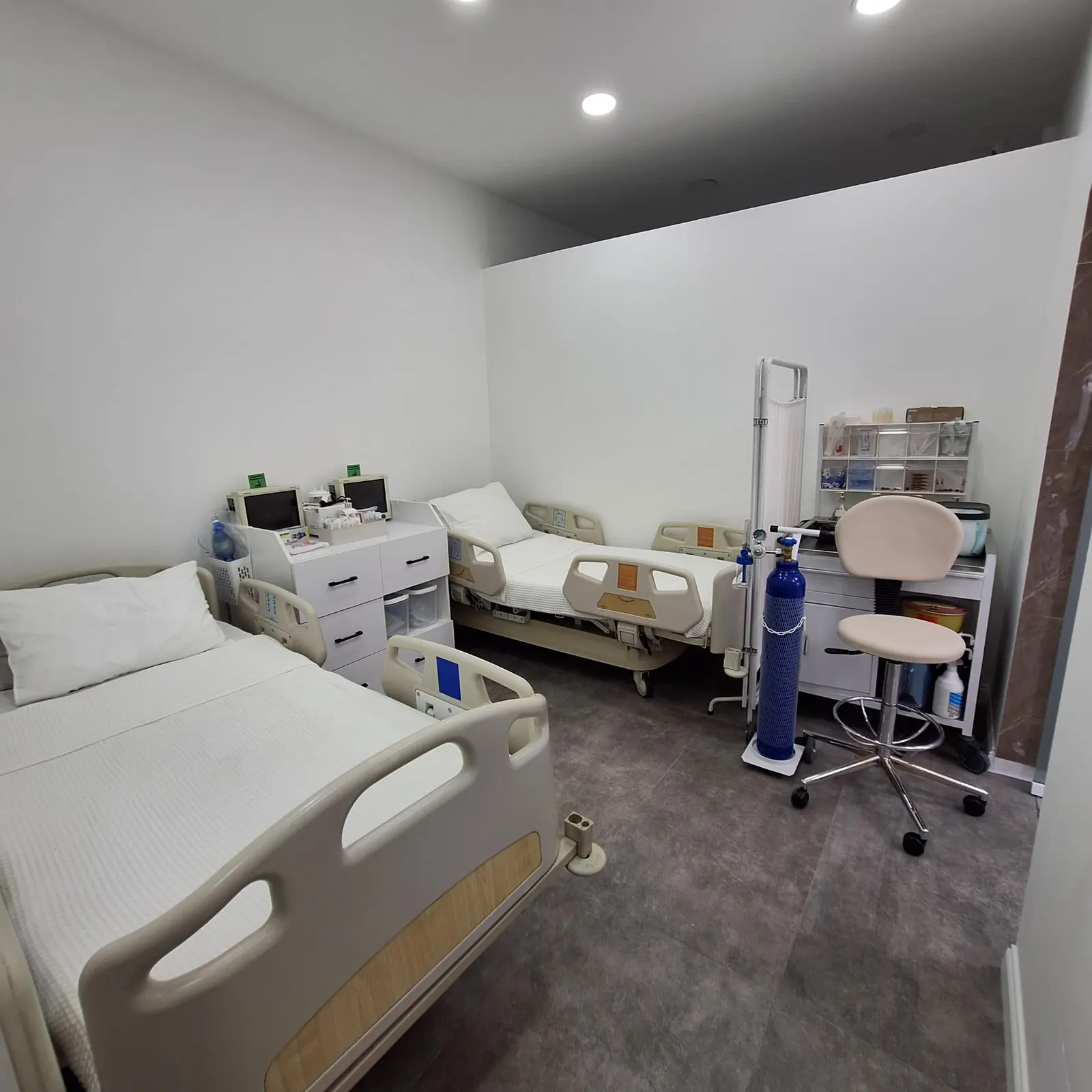 ARZT DOCTOR HAKAN KARAMAN