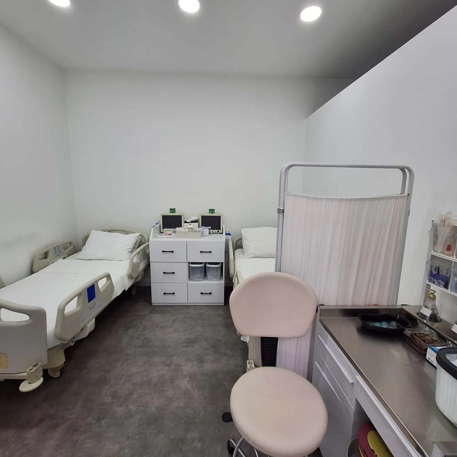 ARZT DOCTOR HAKAN KARAMAN
