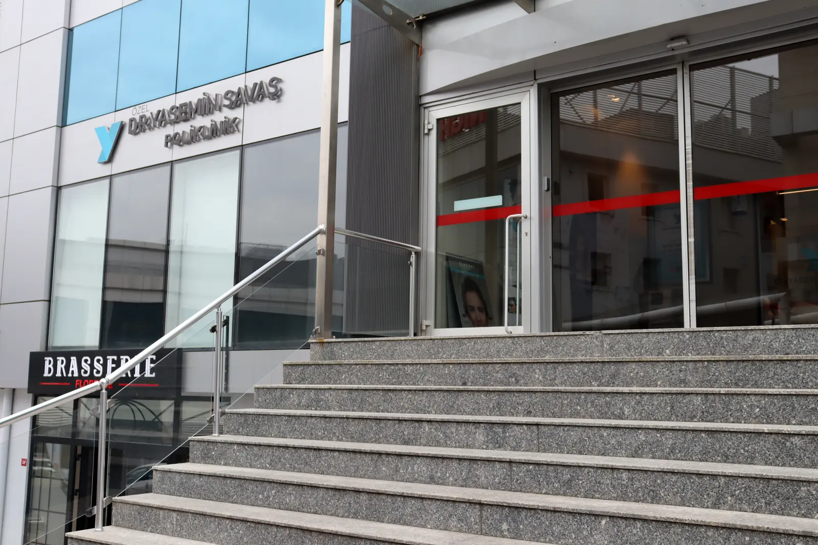 Dr. Yasemin Savaş Ataşehir Kliniği