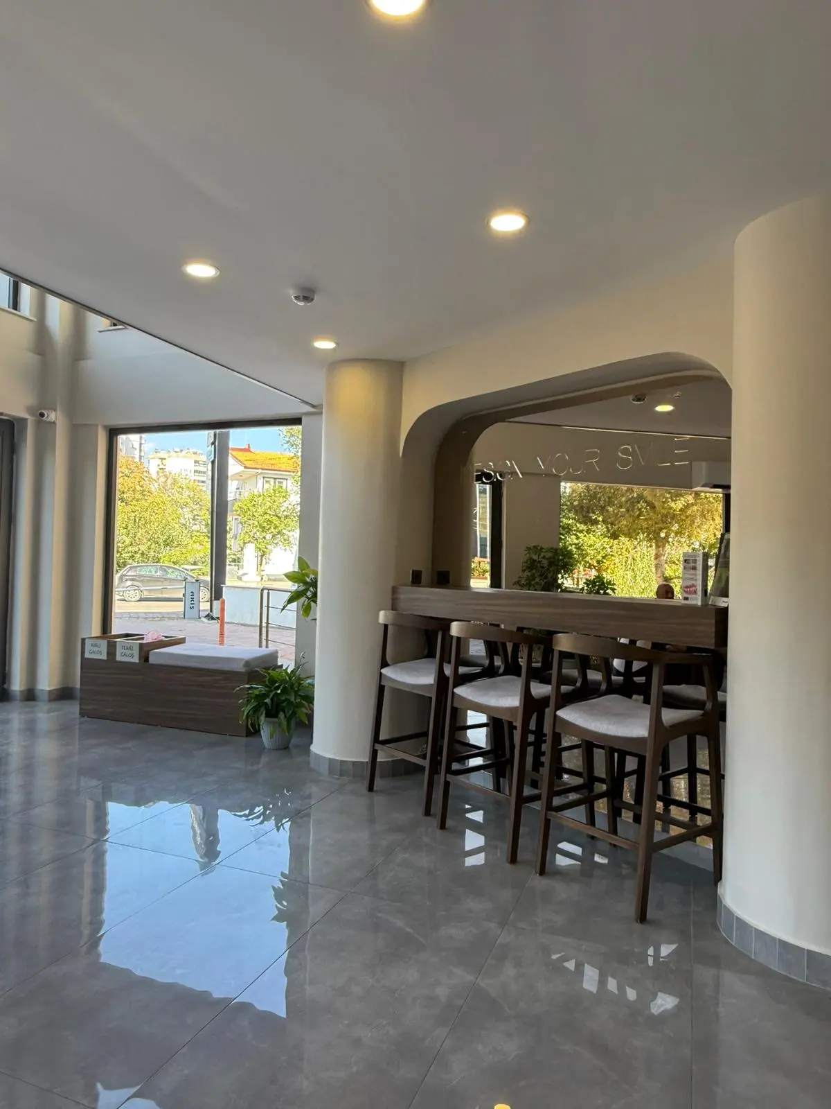 DENTARS AĞIZ VE DİŞ SAĞLIĞI POLİKLİNİĞİ
