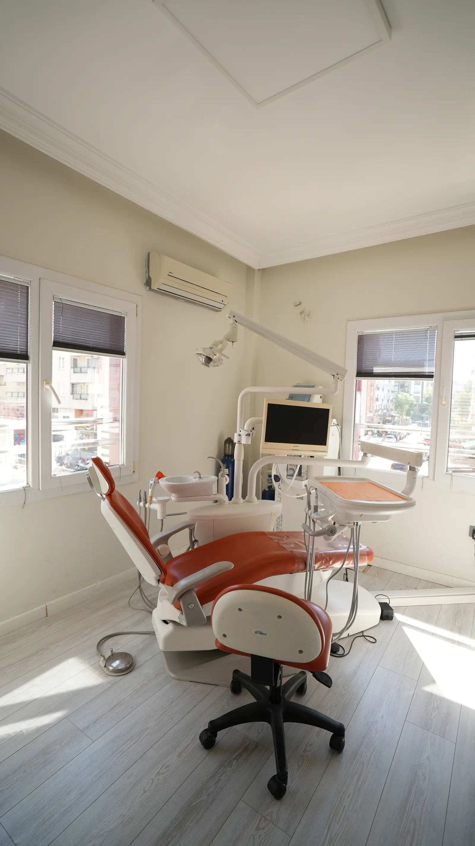 Island Dental Oral and Maxillofacial Clinic