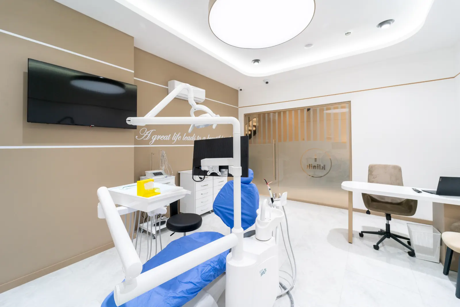 Özel Universal Dental Ağız ve Diş Sağlığı Polikliniği