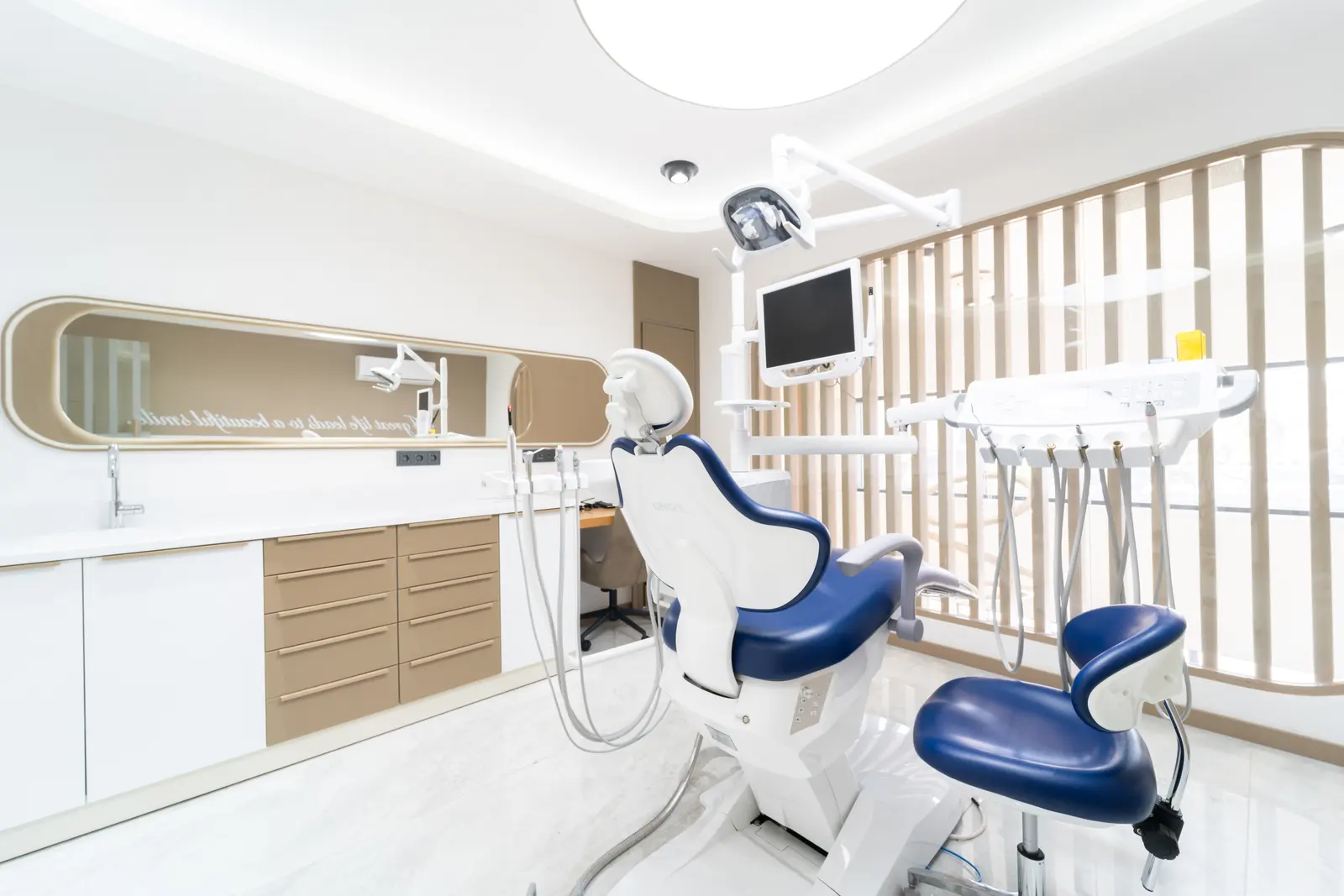 Özel Universal Dental Ağız ve Diş Sağlığı Polikliniği
