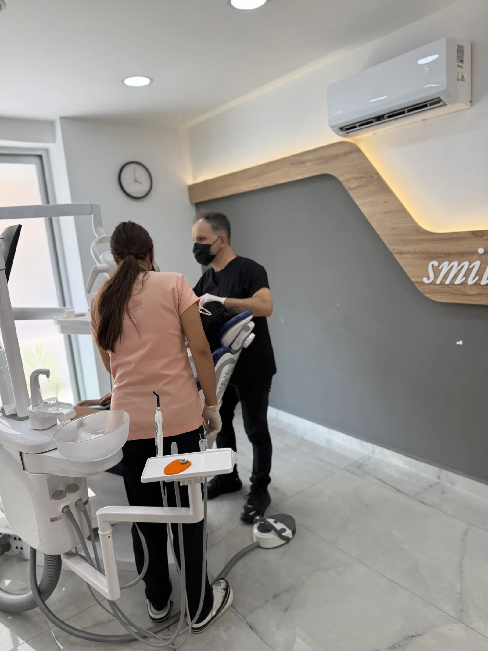 Özel Dent242 Ağız ve Diş Sağlığı polikliniği