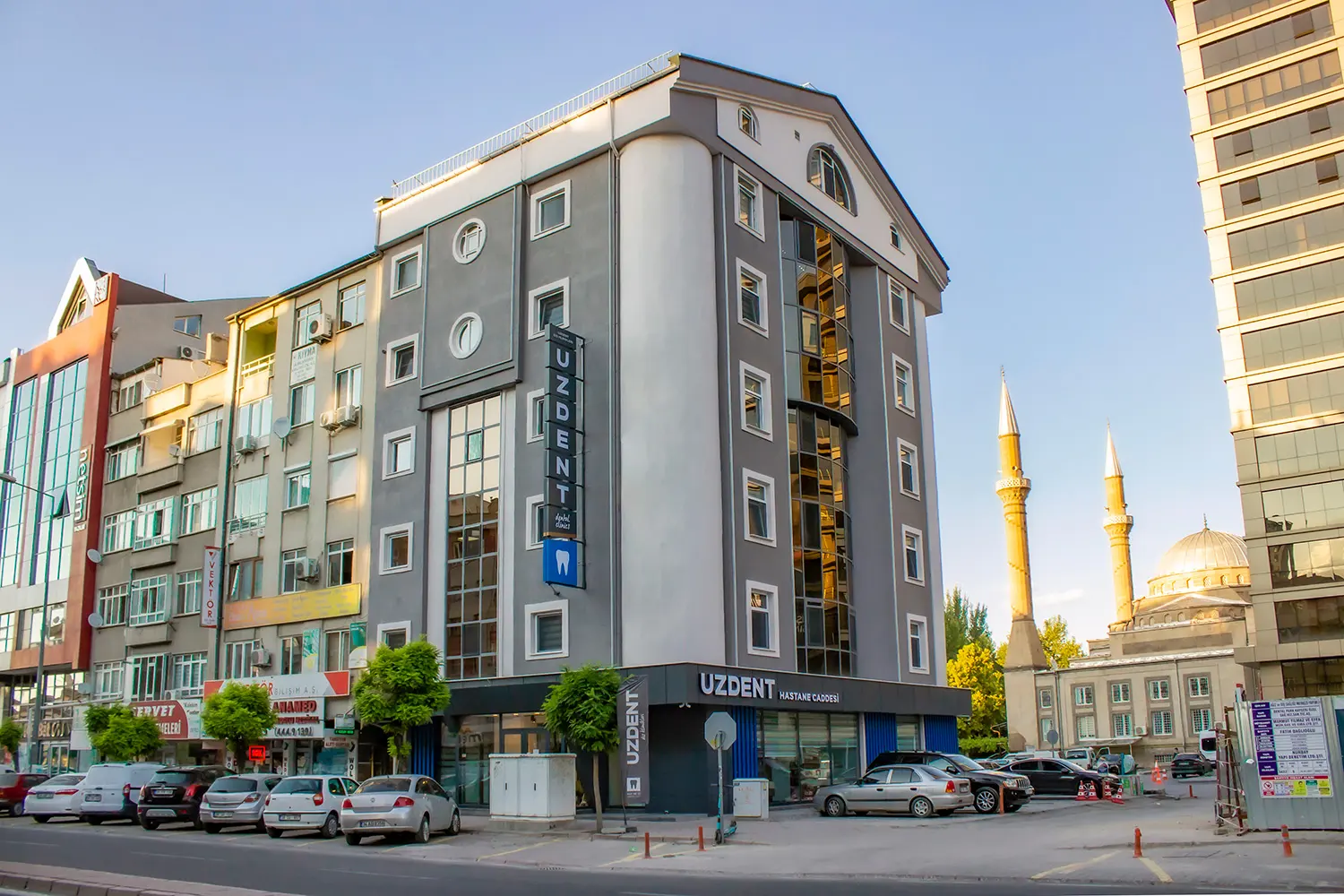 Uzdent Diş Klinikleri