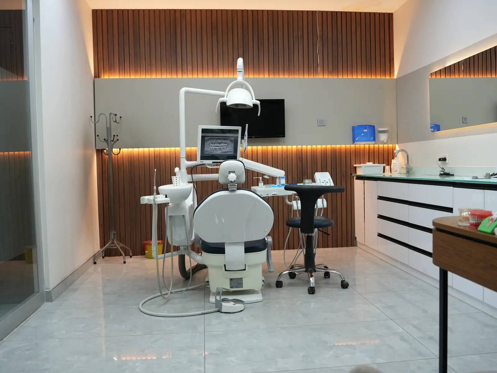 Özel İzmir Dent Ağız ve Diş Sağlığı Polikliniği